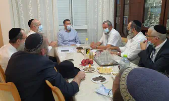 רפורמת הכשרות: כהנא נועד עם רבנים