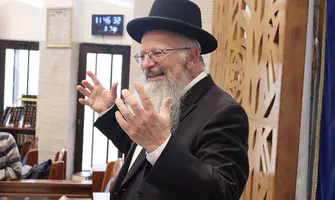 שידור חי: 150,000 ספרי תורה שרופים