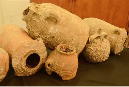 Древние сосуды со дна моря Древние сосуды со дна моря