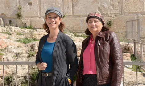 יהודית קצובר ונדיה מטר. ארכיון 'נשים בירוק' מציגות: תכנית פעולה ליום הבוחר-ערוץ 7