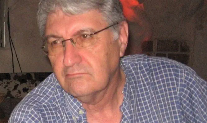 להאכיל את המפלצת