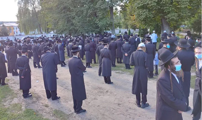 חסידי ברסלב במינסק. למצולמים אין קשר לכתבה חסידי ברסלב במינסק. למצולמים אין קשר לכתבה