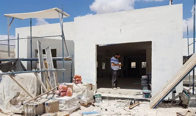 הבנייה בעיצומה. גבעת משואה