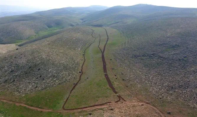 משתלטים בחריש על אדמות מדינה