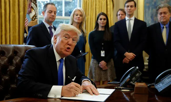 טראמפ בבית הלבן