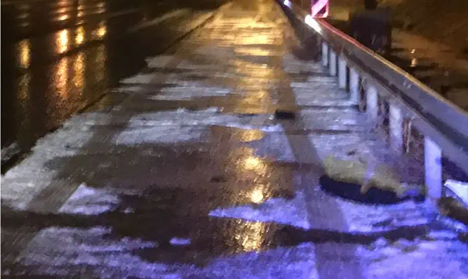 קרח על כביש החוף