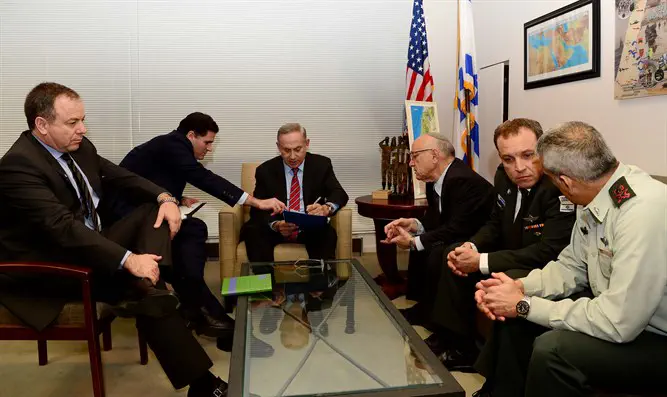 נתניהו בהתייעצות לקראת פגישתו עם טראמפ