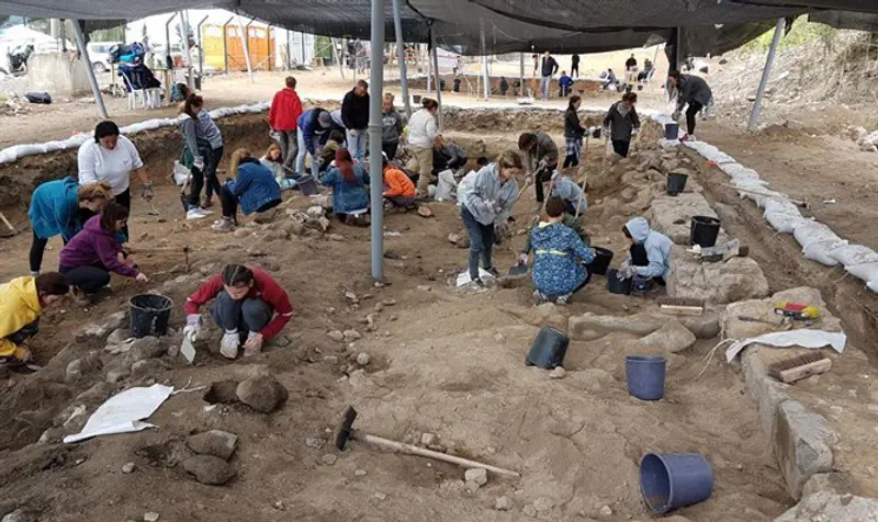 תלמידי חמ"ד בחפירות הארכיאולוגיות