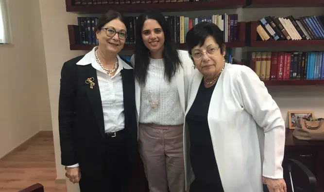 מימין: מרים נאור, השרה שקד, אסתר חיות