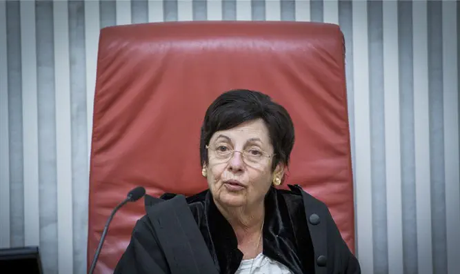 השופטת נאור