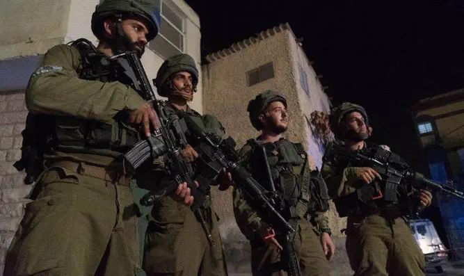 לוחמי צה''ל בקבר יהושע בן נון