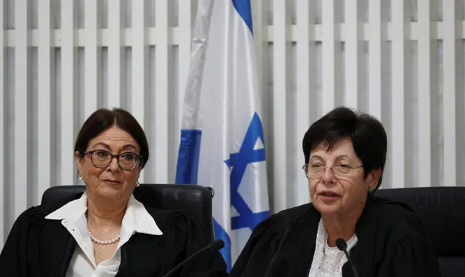 חילופי משמרות בבית המשפט העליון. נאור וחיות