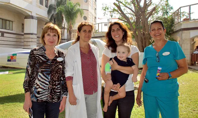 אלכס עם הצוות