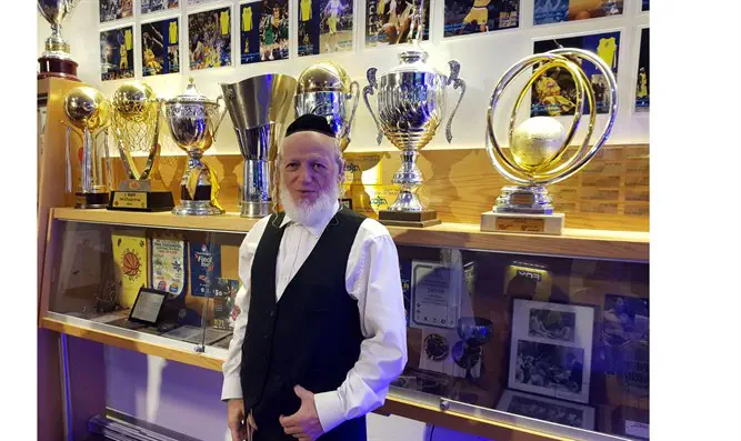 Meshi Zahav among trophies