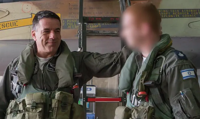 הנווט רס''ן א' ומפקד חיל האוויר