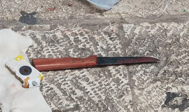 הסכין ששימשה את המחבל שביצע את הפיגוע