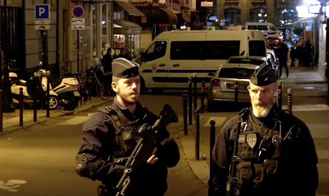 Scene of Paris knife attack