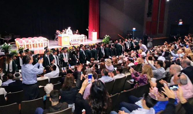 Jewish students at University of Binghamton participate in alternative