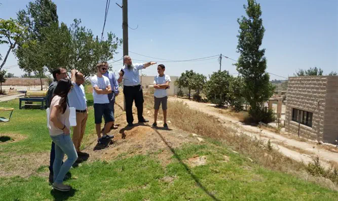 בנתיב האבות