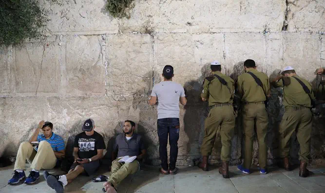 Tisha B'Av at Western Wall