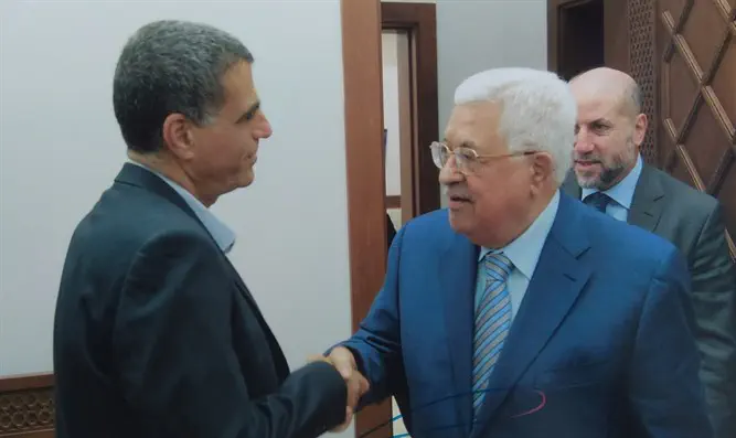 אבו מאזן ומוסי רז