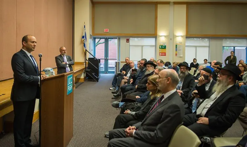 Bennett in Pittsburgh synagogue