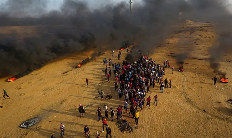 Muslim rioters, Gaza border with Israel