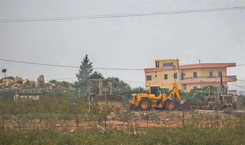 Heavy machinery work on the border between Israel and Lebanon near Metulla