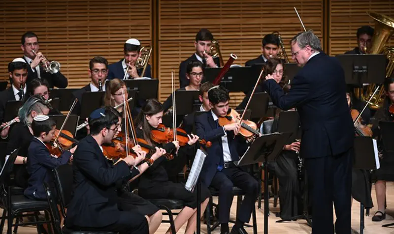 Benjamin Shapira leads Ma'ale Adumim Youth Symphony at Carnegie Hall