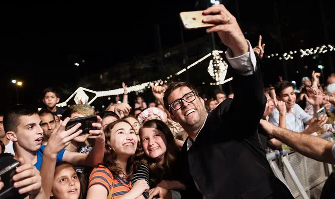 Hazan: Which type of leader?