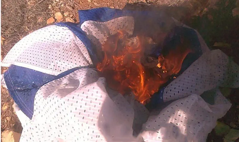 דגל ישראל שרוף