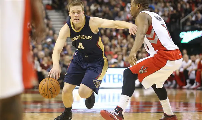 נייט וולטרס במדי ניו אורלינס