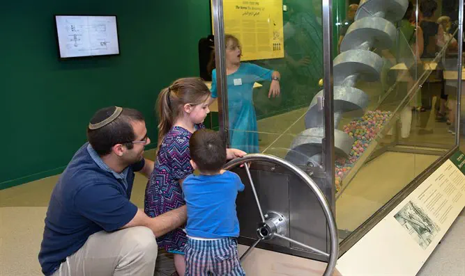 במוזיאון המדע חוקרים את 'השאלות של לאונרדו'