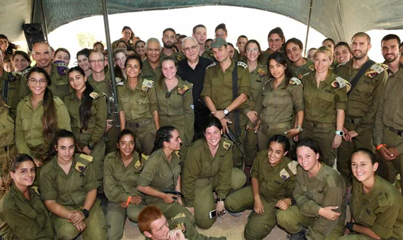 Rivlin visits border security forces
