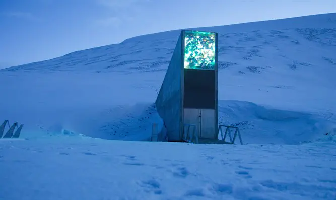 אין שעות פתיחה למבקרים?