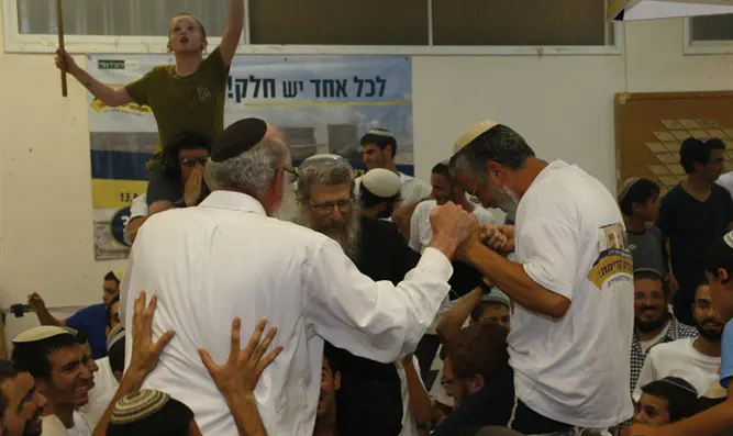 הריקודים בסיום גיוס ההמונים