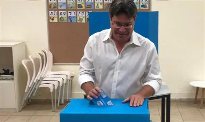 אקוניס מצביע