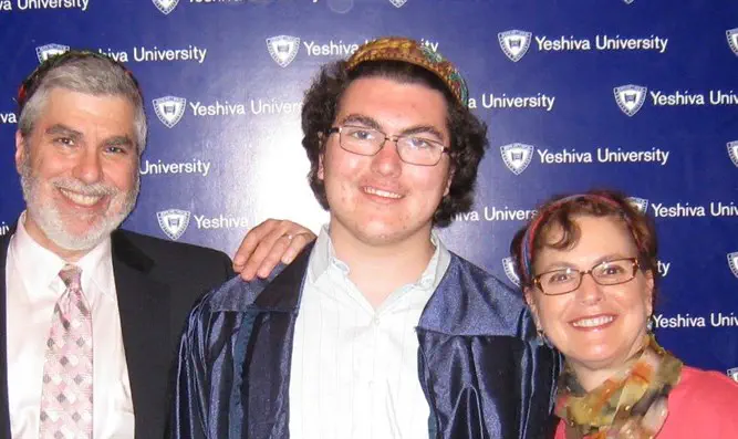 The Newman Family - Ariel Yitschak z"l and his parents