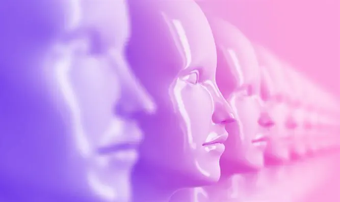 פרצוף אחד- אלפי רובוטים