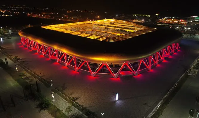 אצטדיון סמי עופר בחיפה