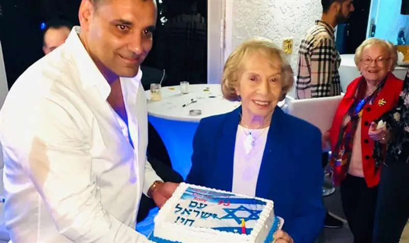 עוגת "עם ישראל חי" לכבוד ניצולת השואה