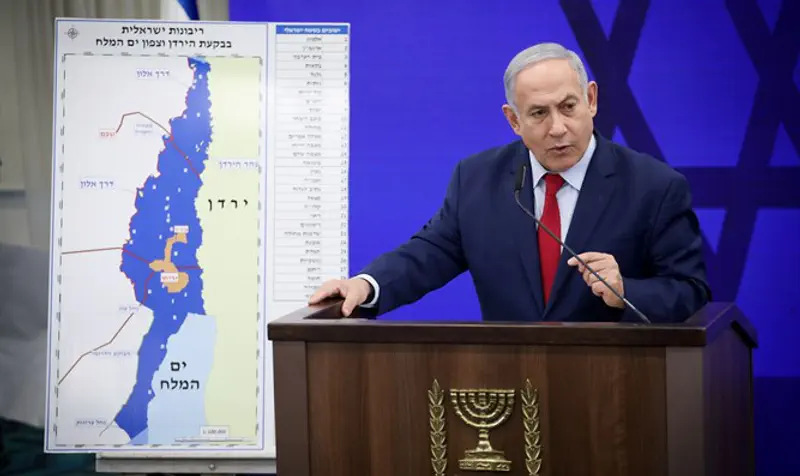 Netanyahu with Jordan Valley sovereignty map