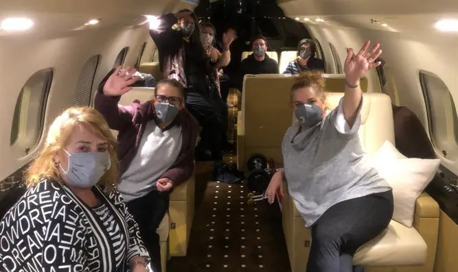 המטוס עם הישראלים מ"ספינת הקורונה"