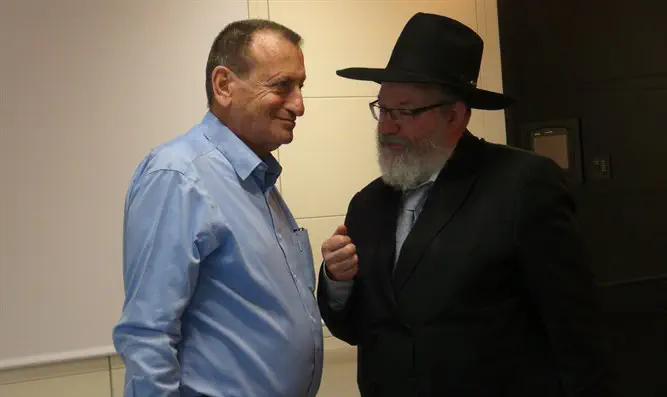 הרב גערליצקי‎ ורון חולדאי