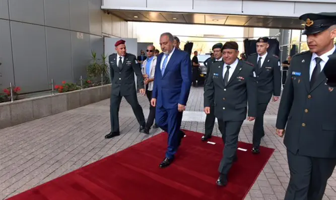 ליברמן בקריה, הבוקר