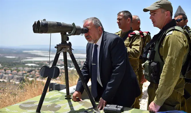 חייב להתגייס.