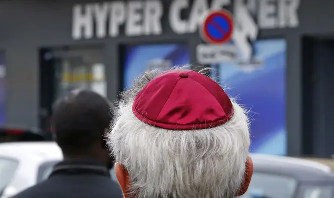 יהודי חובש כיפה בצרפת. מעשה שיהיה אסור בעתיד?