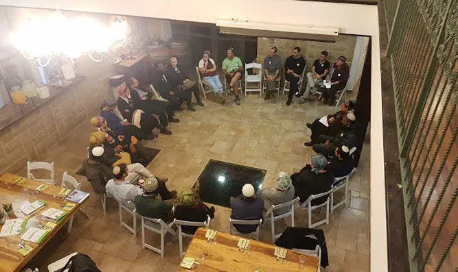 קהילה מתגבשת. שחר הצעירה