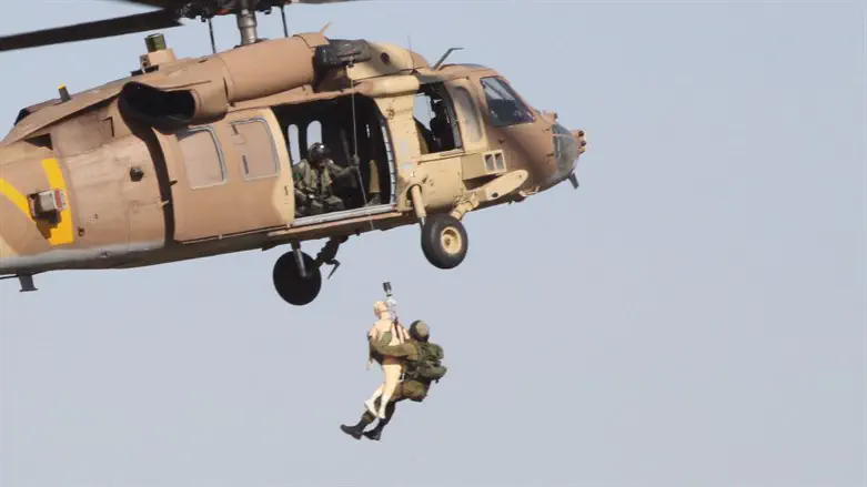 Watch: Pararescue Unit 669 evacuates wounded soldiers under fire ...