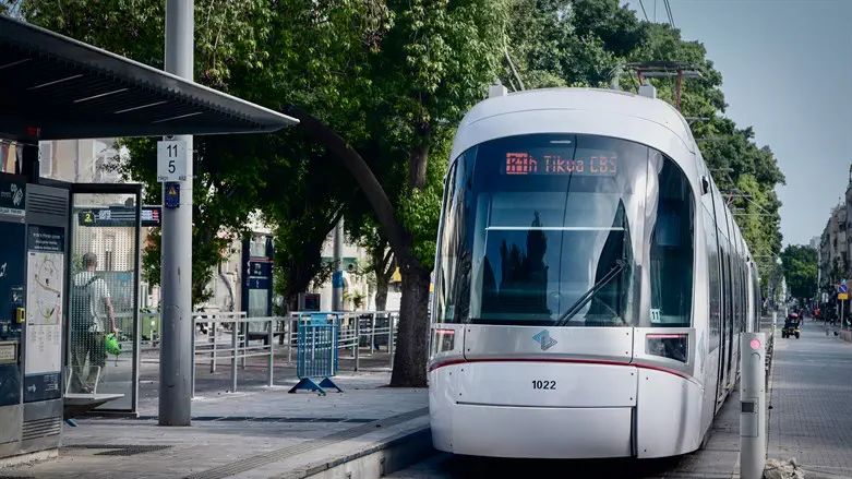 שנה לרכבת הקלה בת"א: האם הציבור מרוצה?